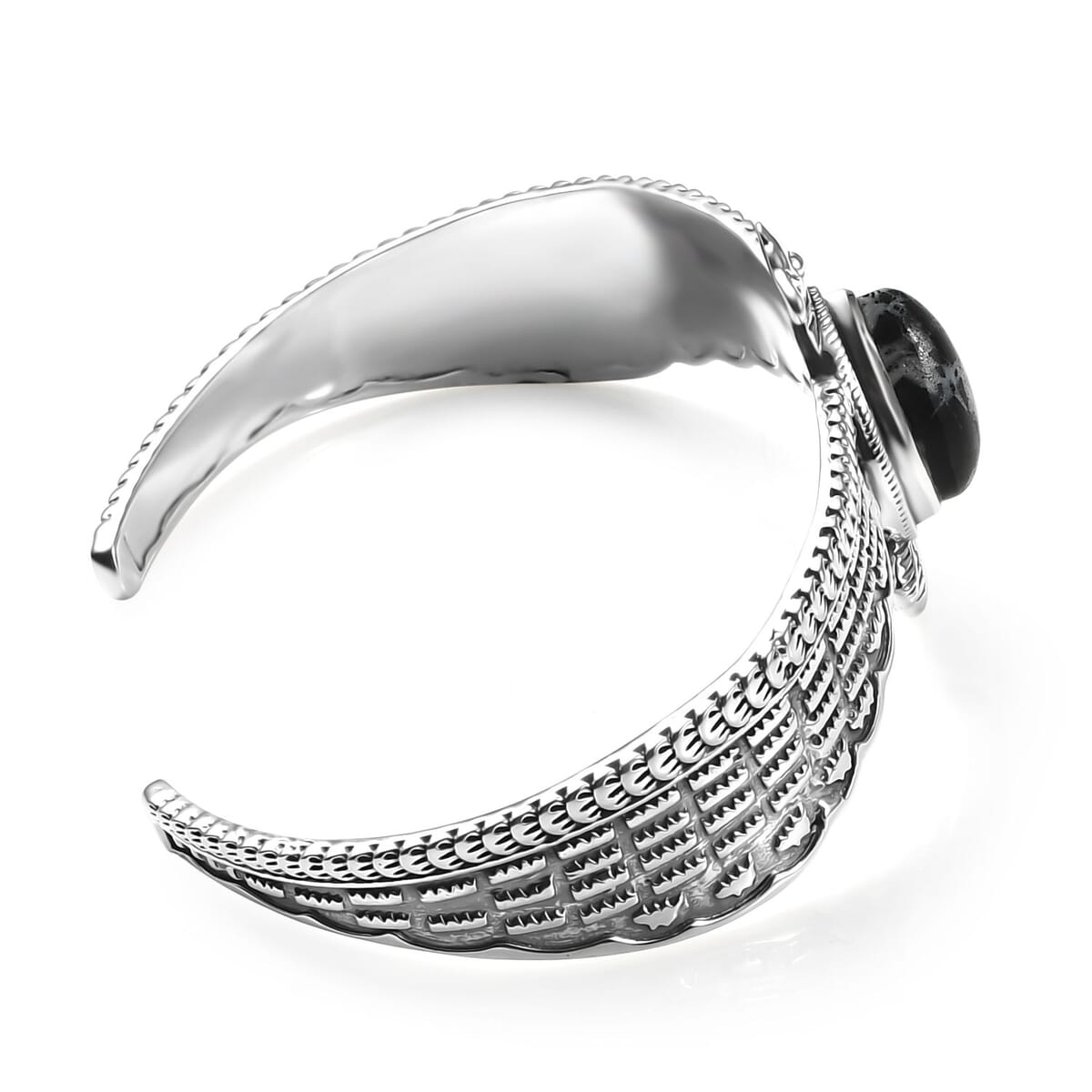D'Joy Artisan Crafted White Buffalo 9.20 ctw Thunderbird Spirit Cuff Bracelet in Sterling Silver (7.25 In) image number 3