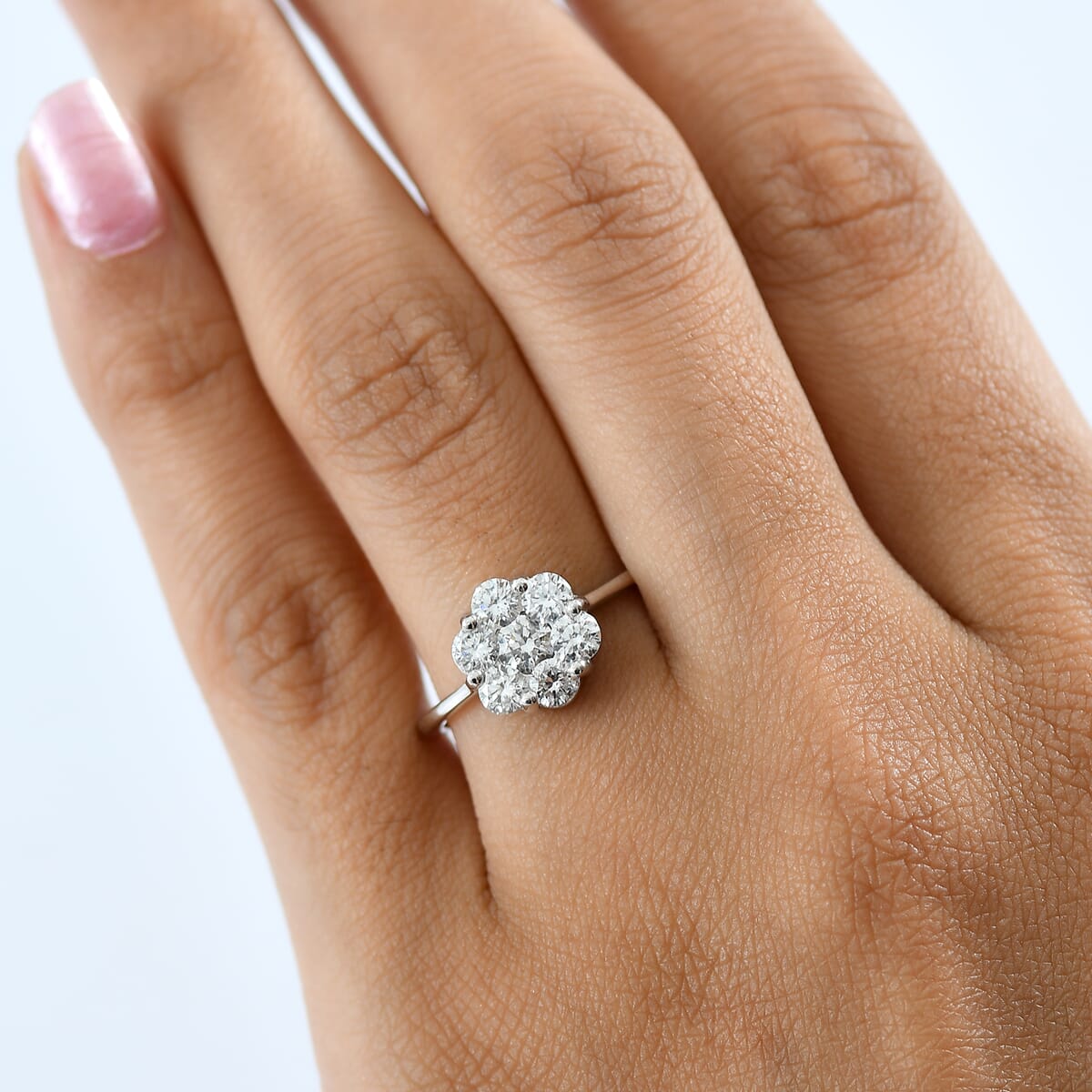 Luxuriant Lab Grown Diamond G-H SI 1.00 ctw Floral Ring in Rhodium Over Sterling Silver (Size 7.0)  image number 2