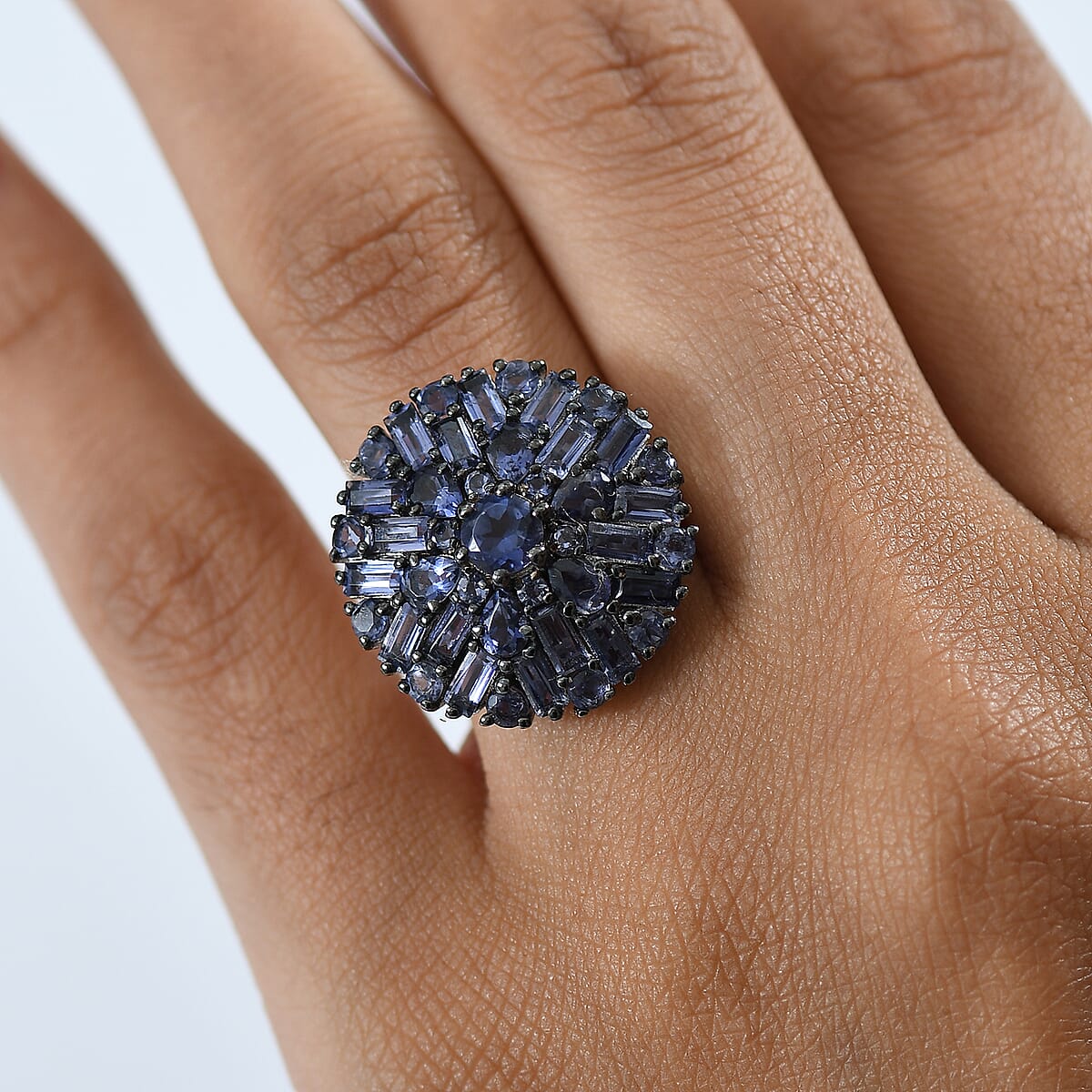 D'Joy Premium Catalina Iolite 4.00 ctw Starflare Ring in Rhodium Over Sterling Silver (Size 8.0) image number 2