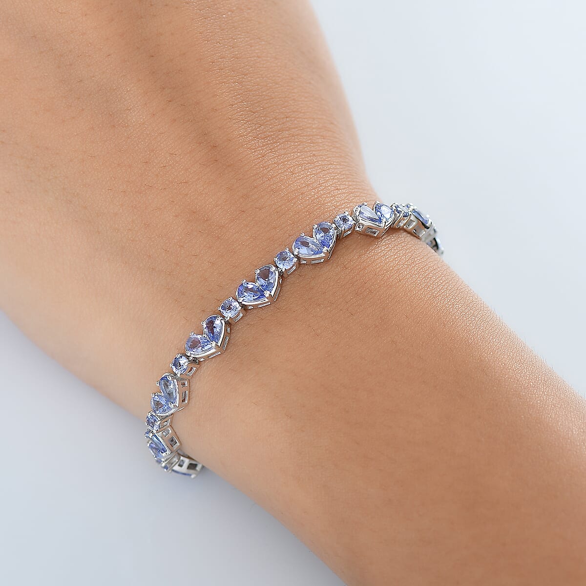 D'Joy Tanzanite 9.50 ctw Heart Bracelet in Rhodium Over Sterling Silv (8.00 In)  image number 2