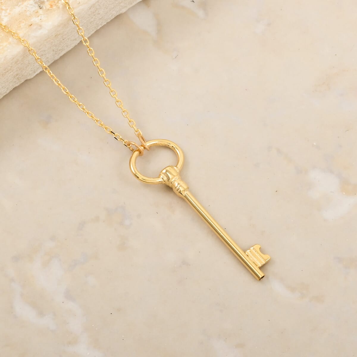 Doorbuster Italian 10K Yellow Gold Golden Key Necklace 18-20 Inches 1.61 Grams image number 1