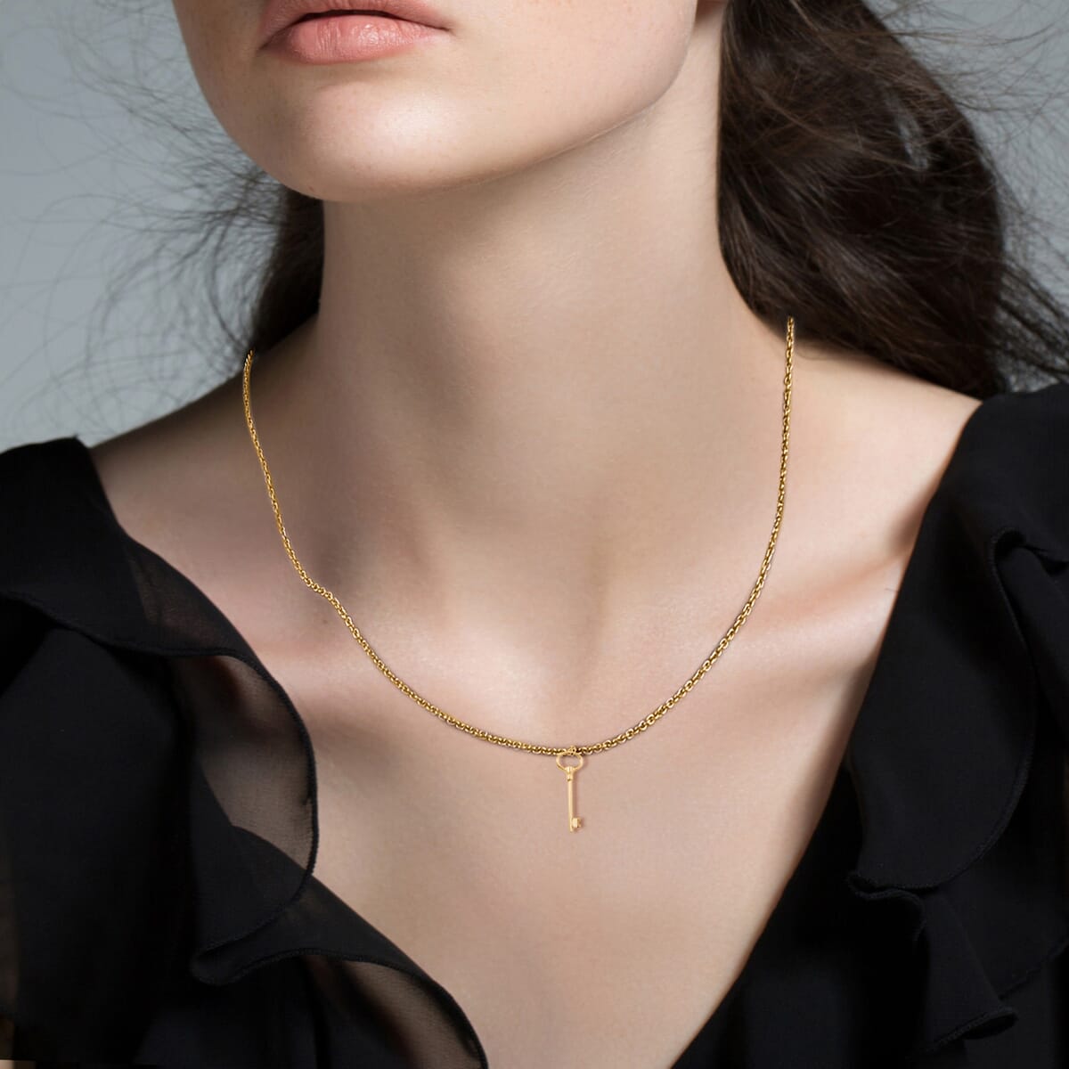 Doorbuster Italian 10K Yellow Gold Golden Key Necklace 18-20 Inches 1.61 Grams image number 2