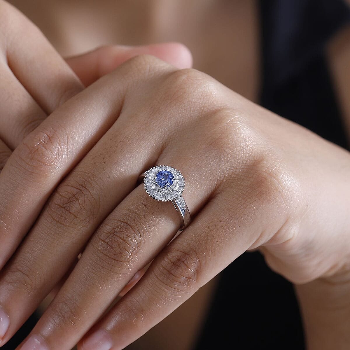 Certified & Appraised Luxoro AAA Ceylon Blue Sapphire and G-H I2 Diamond 1.32 ctw Double Halo Ring in 14K White Gold (Size 7.5) 4.05 Grams image number 2