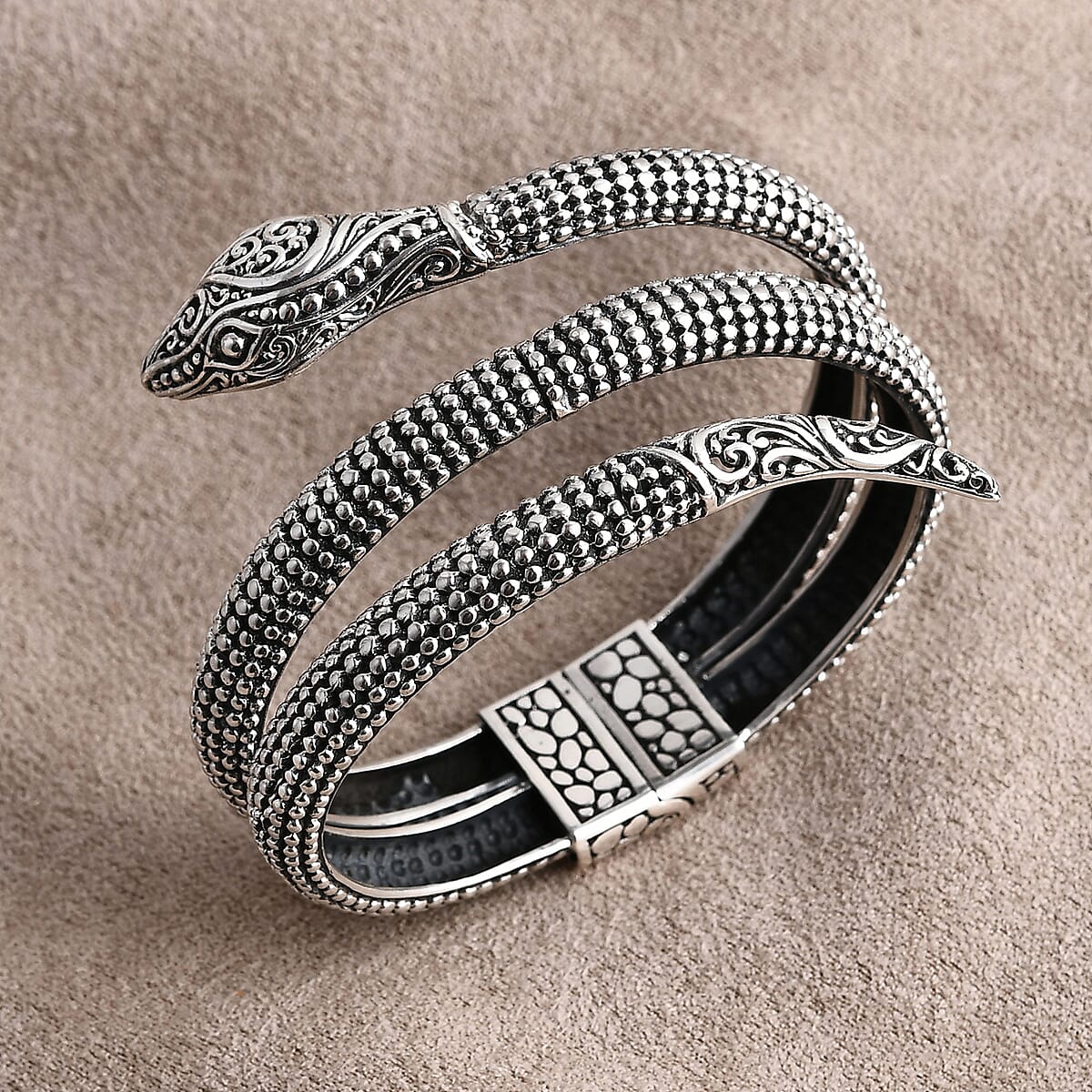 Bali Legacy Serpent Bangle Bracelet in Sterling Silver (7.25 In) 41.40 Grams image number 1