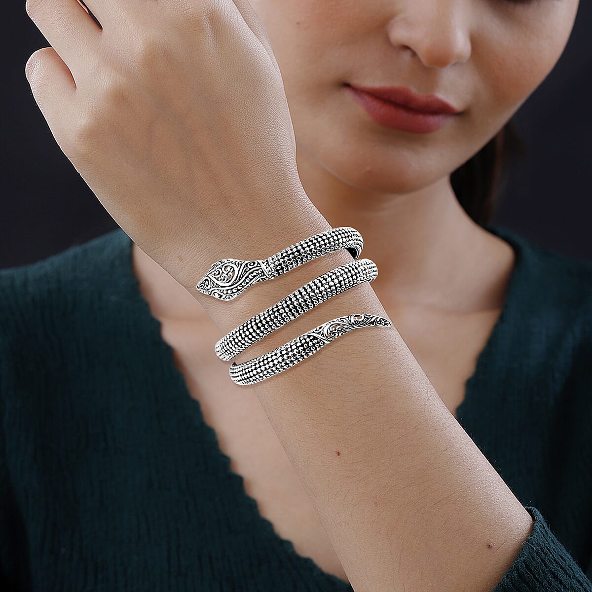 Bali Legacy Snake Bangle Bracelet in Sterling Silver (7.25 In) 41.40 Grams image number 1