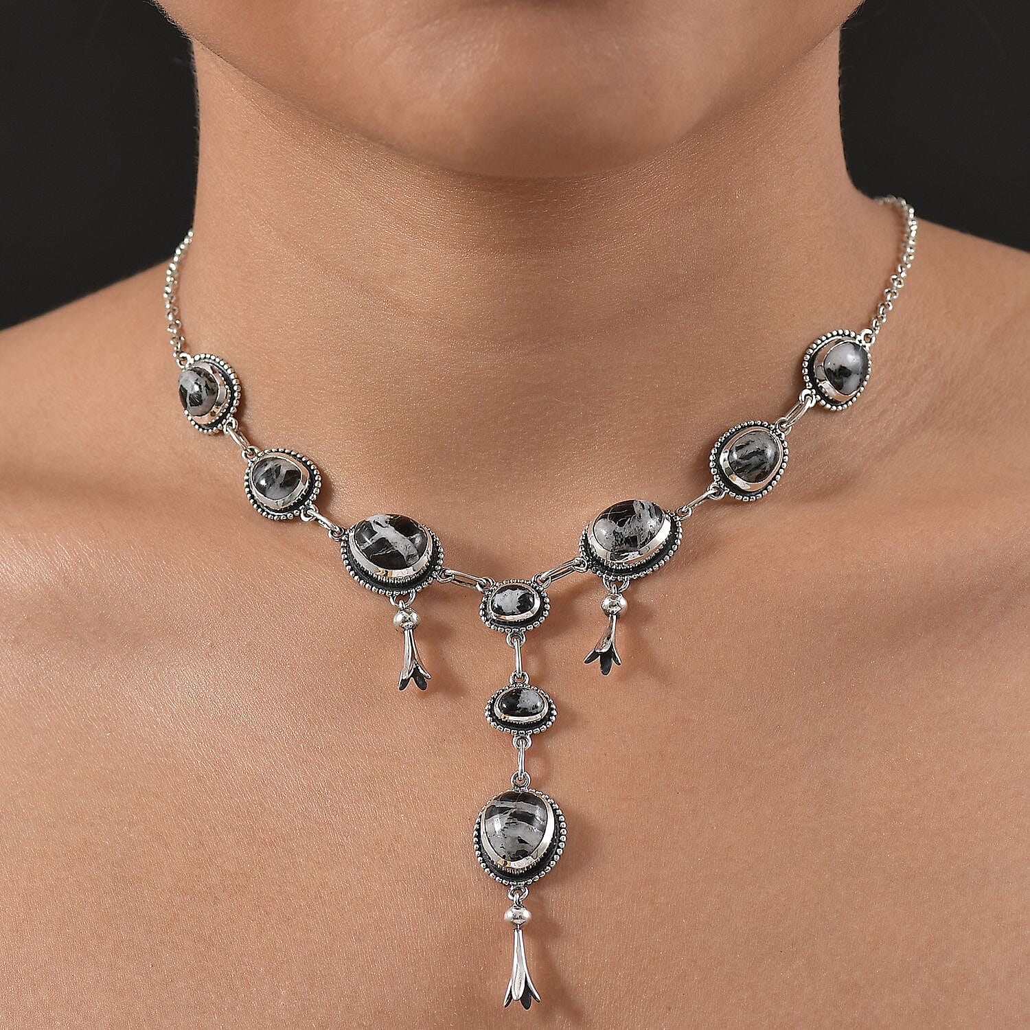 D'Joy Artisan Crafted White Buffalo 25.00 ctw Necklace 18-20 Inches in Sterling Silver 