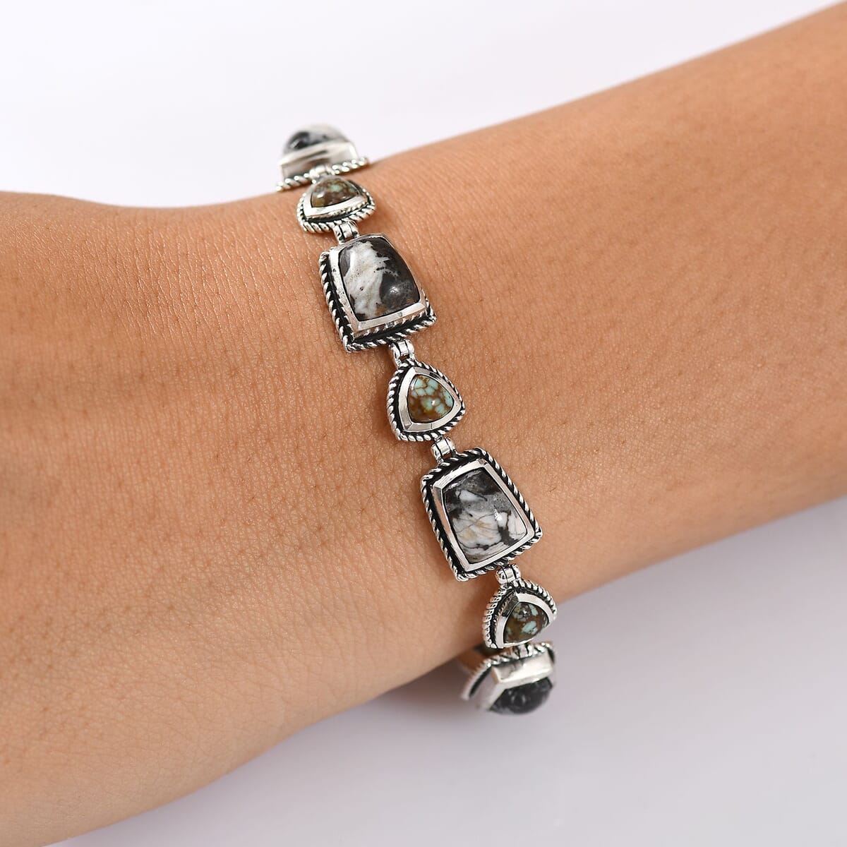 D’Joy Artisan Crafted White Buffalo and Blue Horizon Turquoise 11.70 ctw Bracelet in Sterling Silver (6.50-8.0In) image number 2