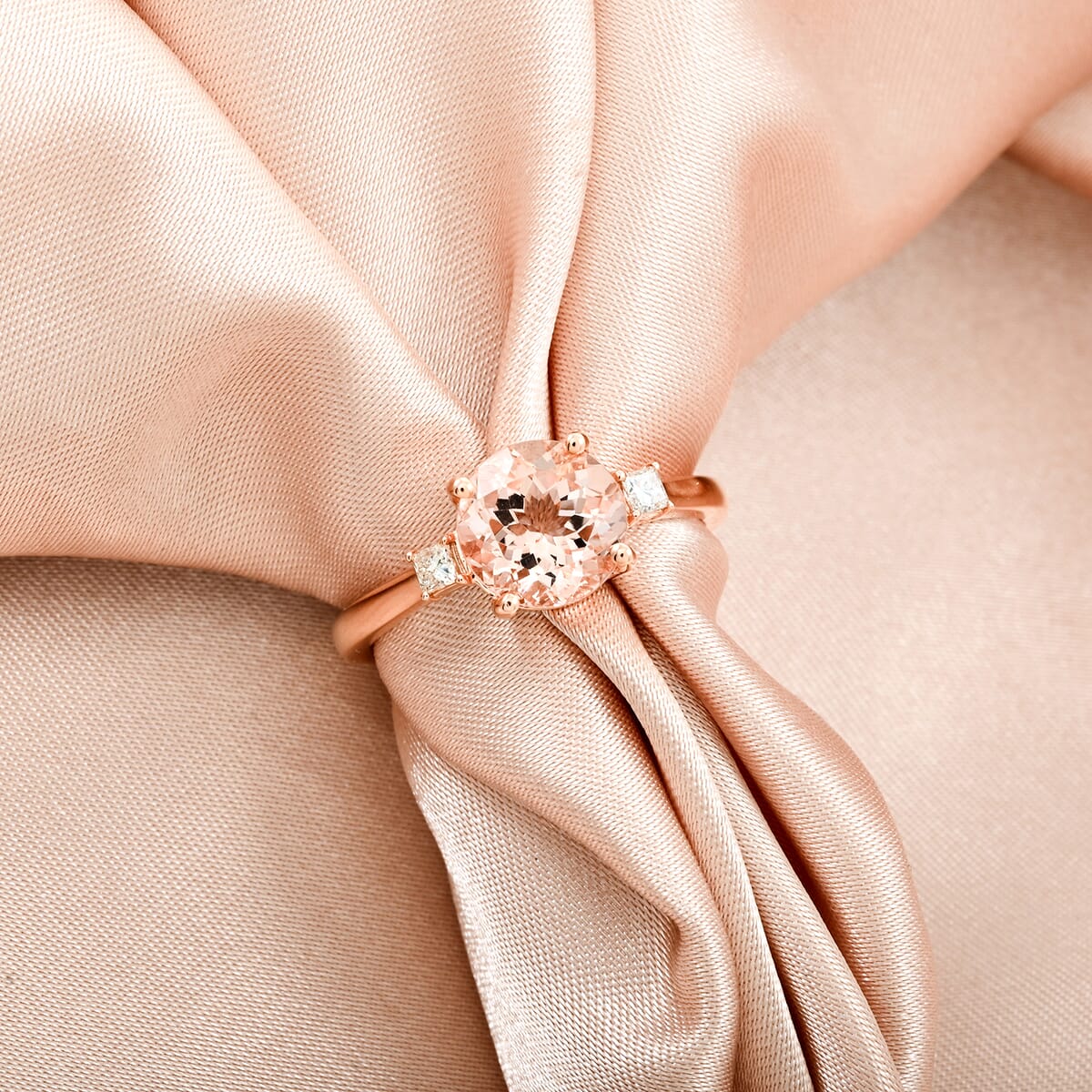 Certified & Appraised Luxoro AAA Marropino Morganite and I2 Diamond 1.80 ctw Ring in 14K Rose Gold (Size 10.0) image number 1