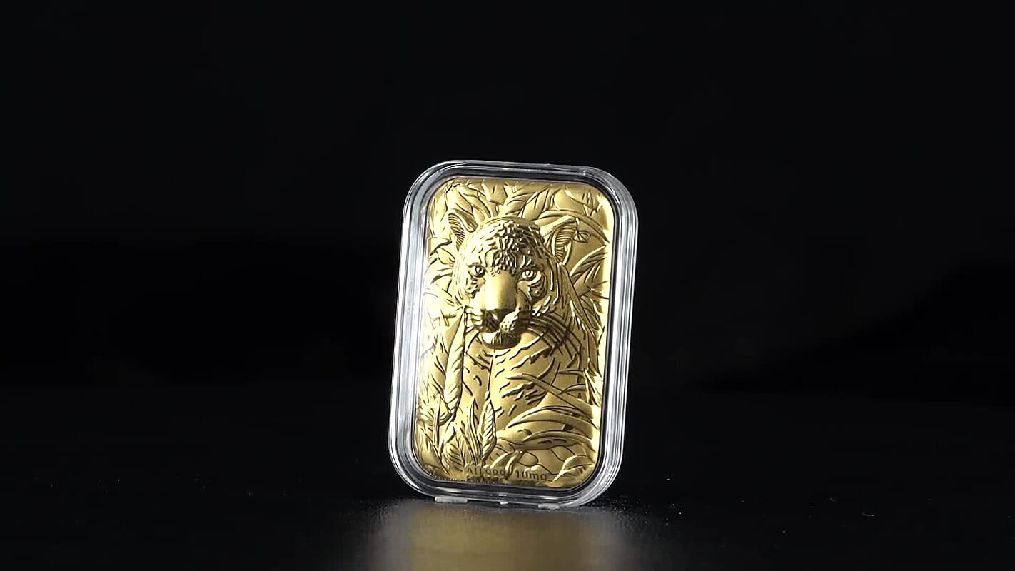 24K Gold Regal Tiger – Symbol of Strength & Courage Embossed Sheet 31x45.5mm 10mg