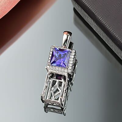 Luxuriant 950 Platinum AAAA Tanzanite, Diamond (E-F, VS2) Mounting Pendant 2.40 ctw