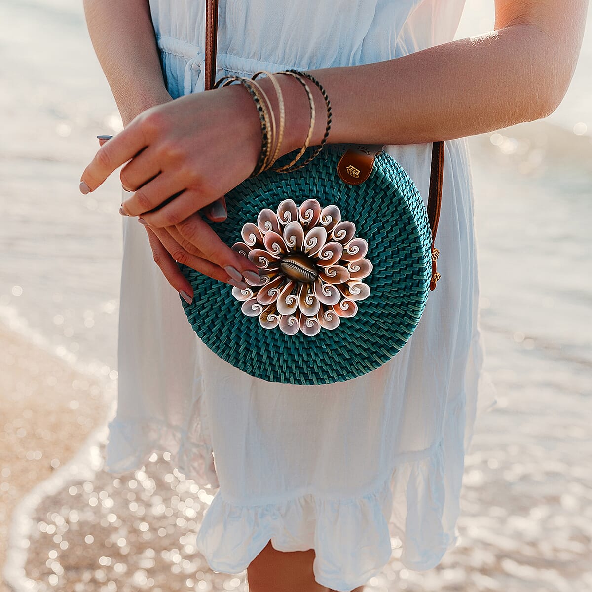 Tamsy Handmade Green Tosca Round Crossbody Bag with Shell image number 2