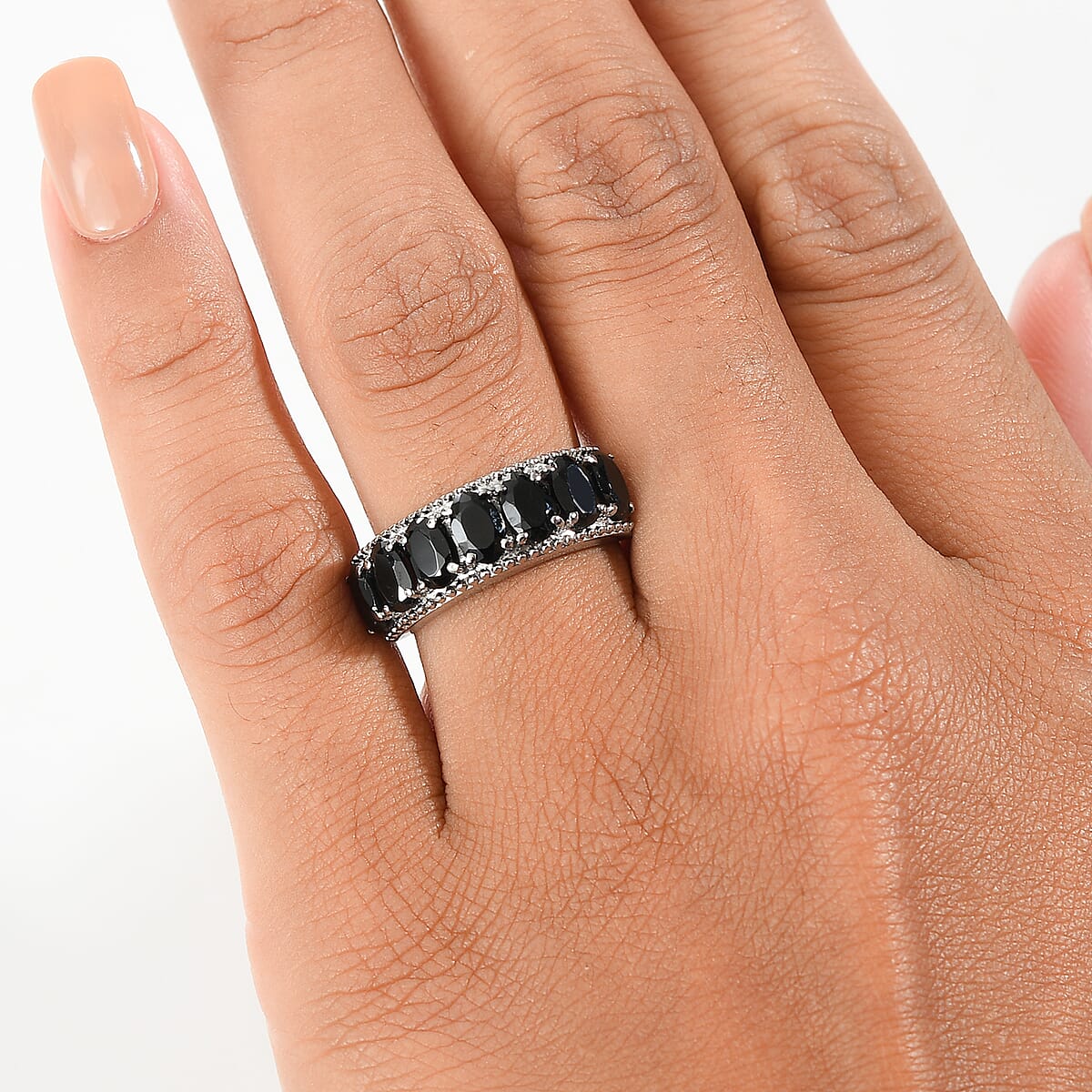 EverTrue Thai Black Spinel 4.35 ctw 7 Stone Ring in Stainless Steel (Size 5.0) image number 2