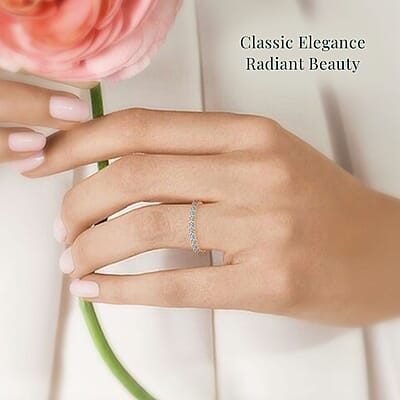 Luxuriant Lab Grown Diamond 1.25 ctw Ring in 10K Yellow Gold (Size 7.0)