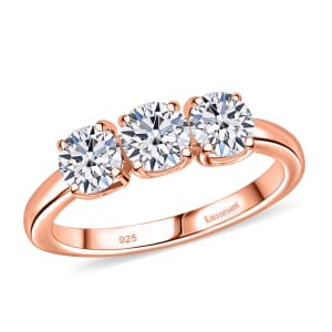 Luxuriant Lab Grown Diamond E-F VS 1.00 ctw 3 Stone Ring in 18K Vermeil Rose Gold Over Sterling Silver (Size 10.0)