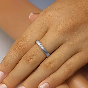 Luxuriant Lab Grown Diamond E-F VS 0.15 ctw Solitaire Ring in Rhodium Over Sterling Silver (Size 6.5)