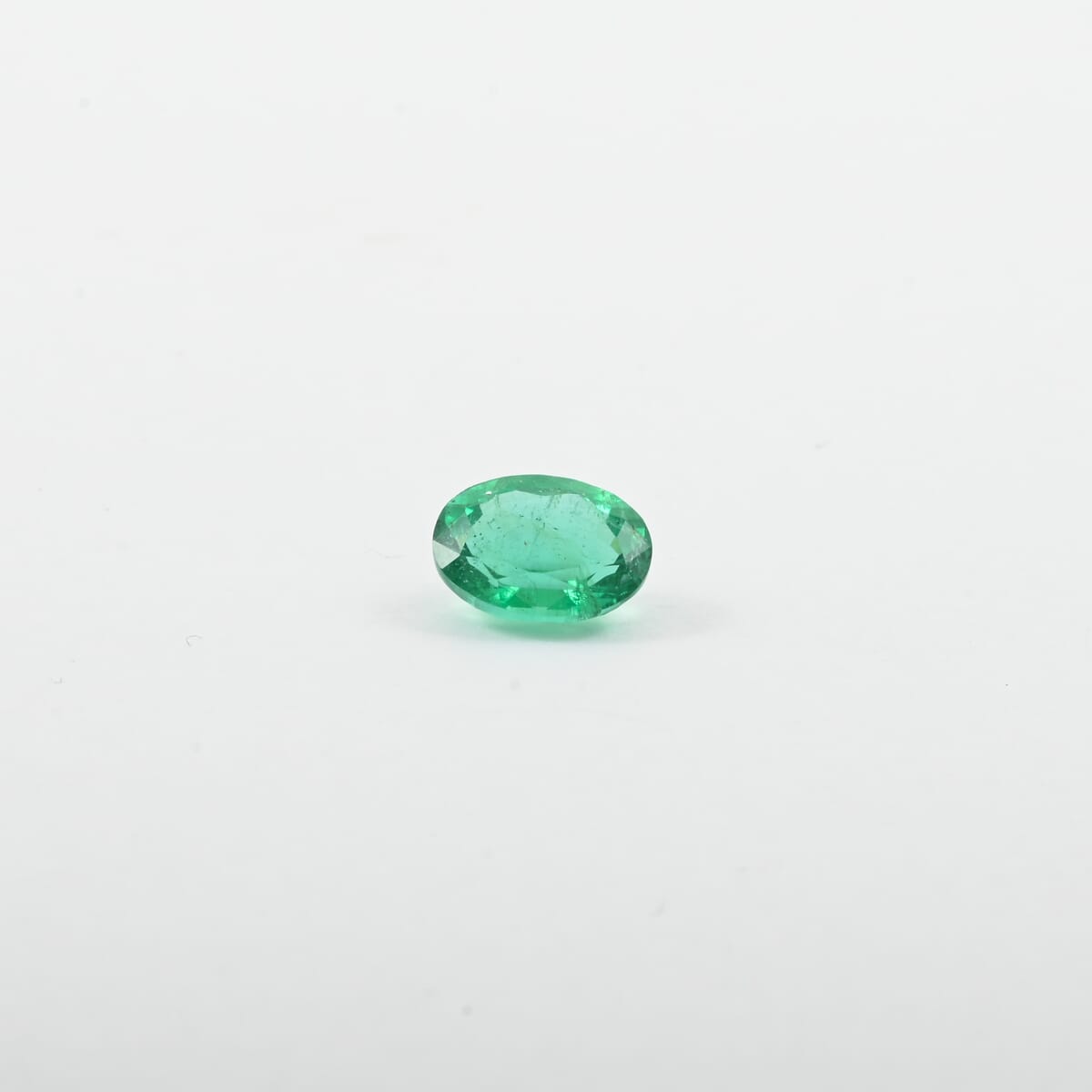 Certified & Appraised AAAA Nova Era Emerald (Ovl 9x7 mm) 1.80 ctw image number 0