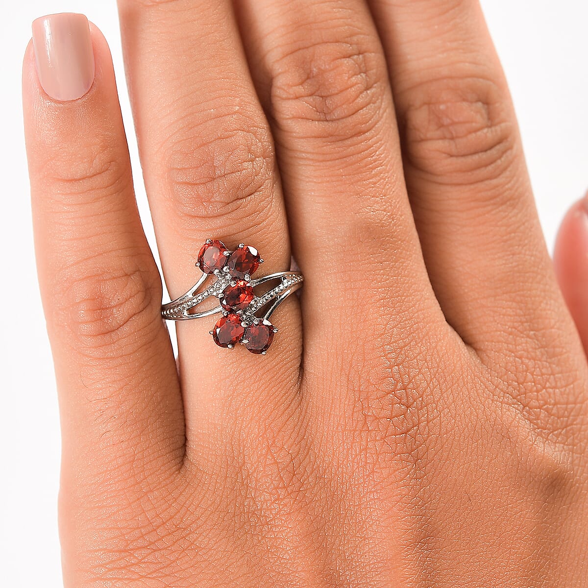 EverTrue Mozambique Garnet 2.15 ctw 5 Stone Ring in Stainless Steel (Size 6.0) image number 2