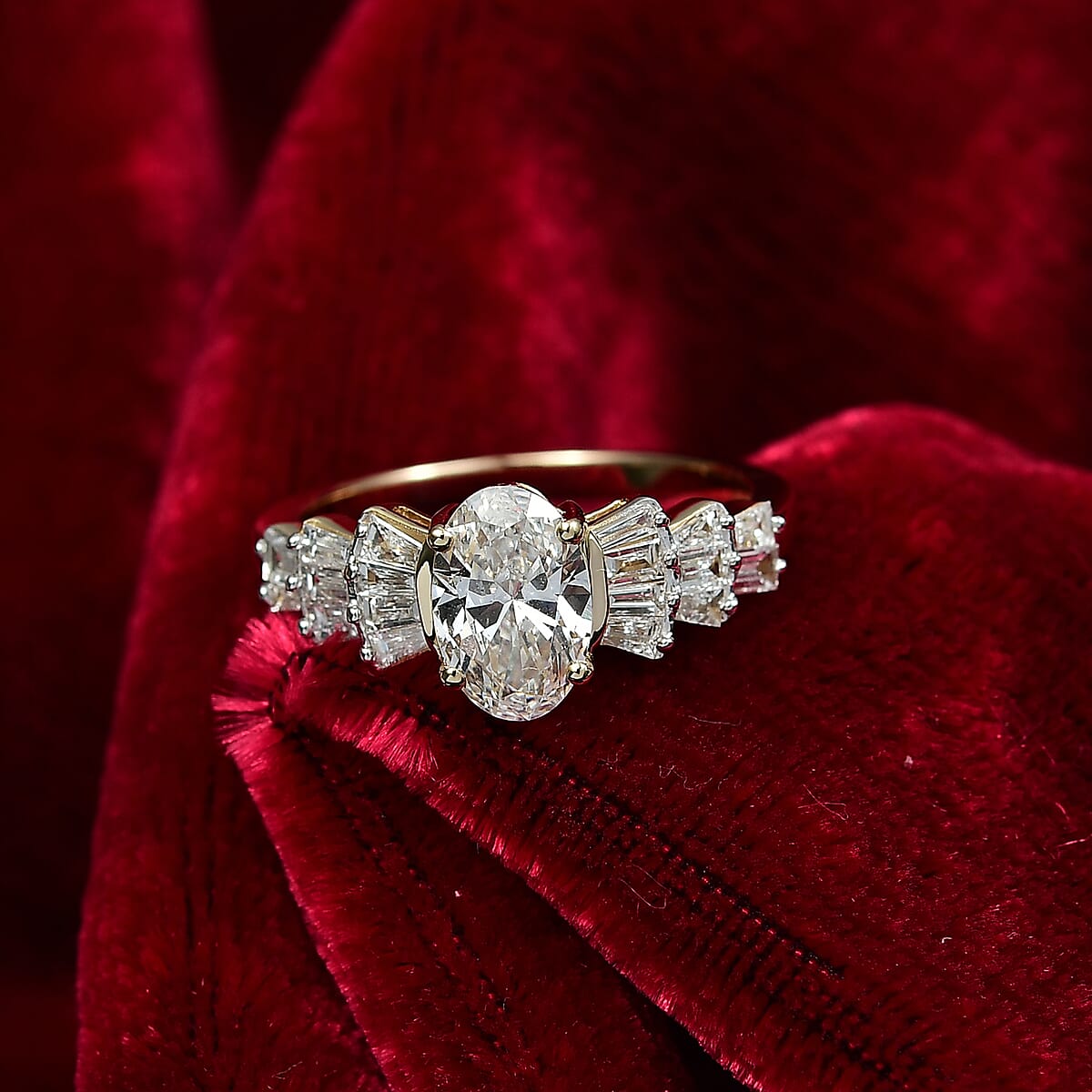 IGI Certified Luxuriant Lab Grown Diamond E-F VS 1.55 ctw Ring in 10K Yellow Gold (Size 6.0) image number 1