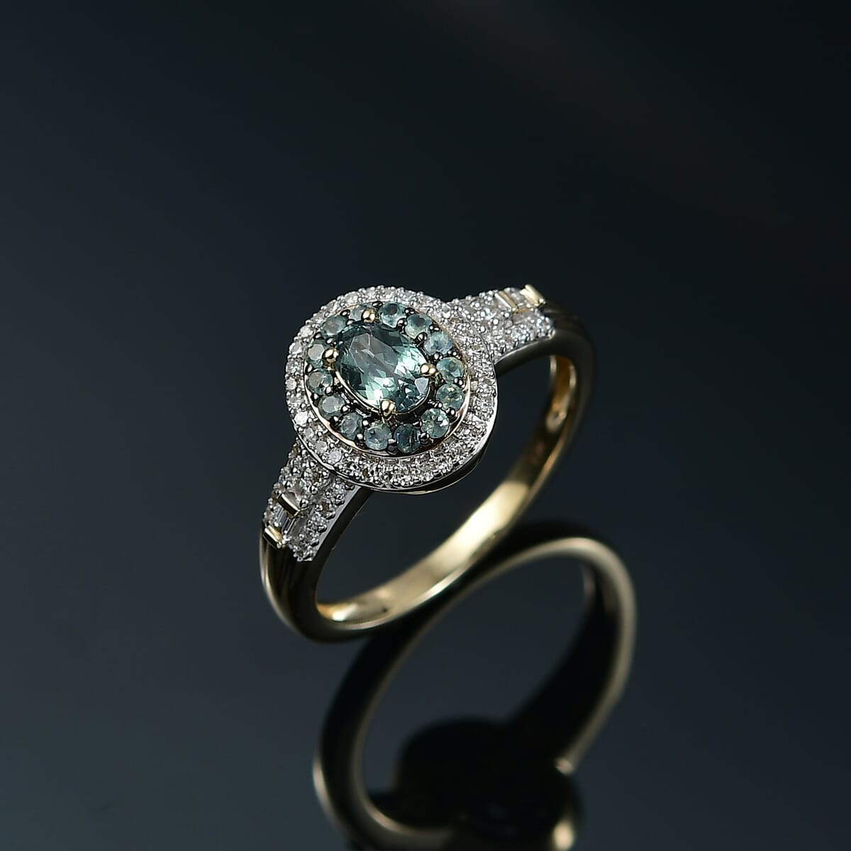 AAA Narsipatnam Alexandrite and Luxuriant Lab Grown Diamond E-F VS 1.05 ctw Majestic Mirage Ring in 10K Yellow Gold (Size 7.0) image number 1