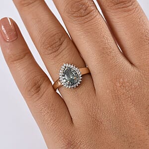 AAA Narsipatnam Alexandrite and Luxuriant Lab Grown Diamond E-F VS 1.05 ctw Majestic Mirage Ring in 10K Yellow Gold (Size 7.0)