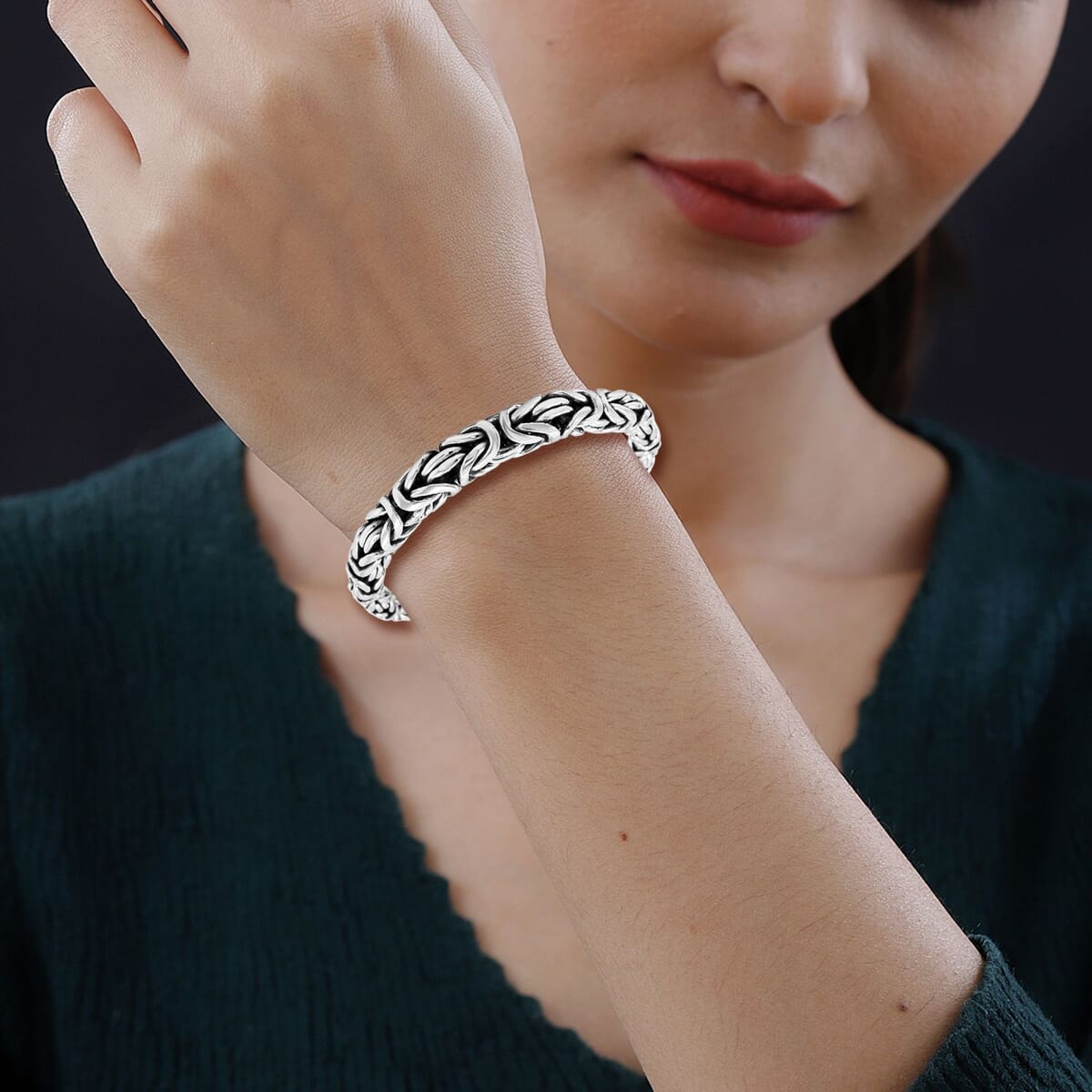 Bali Legacy Sterling Silver Byzantine Chain Bracelet (6.50 In) 26.5 Grams image number 2