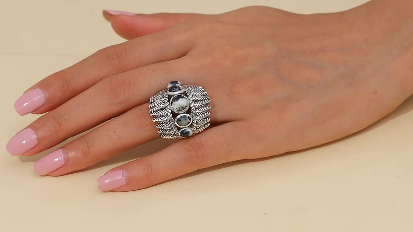 D’Joy Artisan Crafted White Buffalo 4.85 ctw Ring in Sterling Silver (Size 10.0)