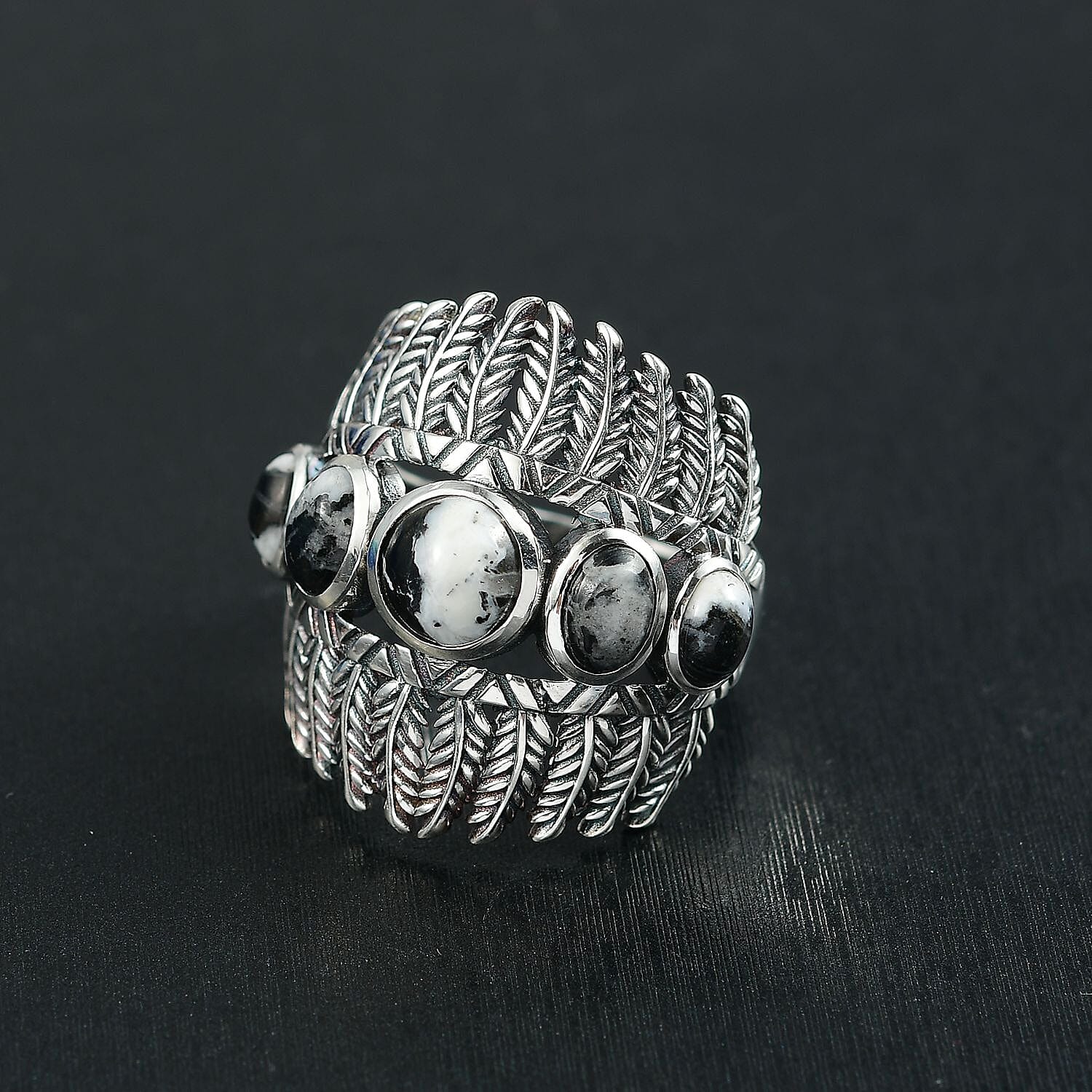 D'Joy Artisan Crafted White Buffalo 4.85 ctw Feather Shield Ring in Sterling Silver (Size 10.0)