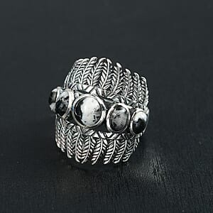 D'Joy Artisan Crafted White Buffalo 4.85 ctw Feather Shield Ring in Sterling Silver (Size 6.0)