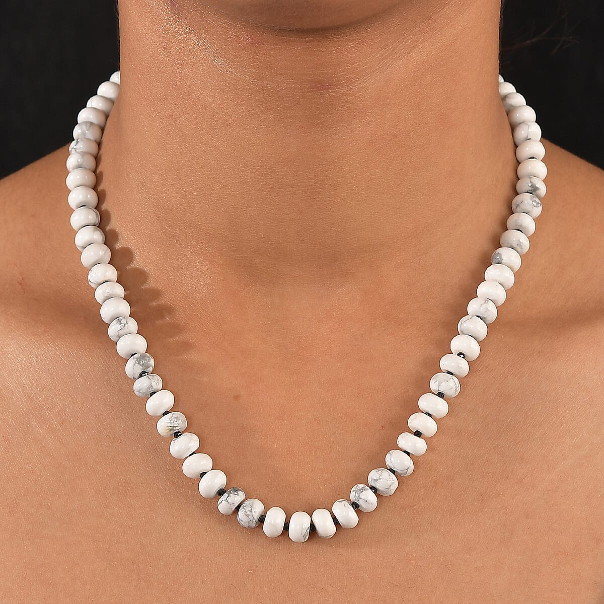 White Howlite and Thai Black Spinel 203.00 ctw Beaded Necklace in Stainless Steel 18 Inches image number 2