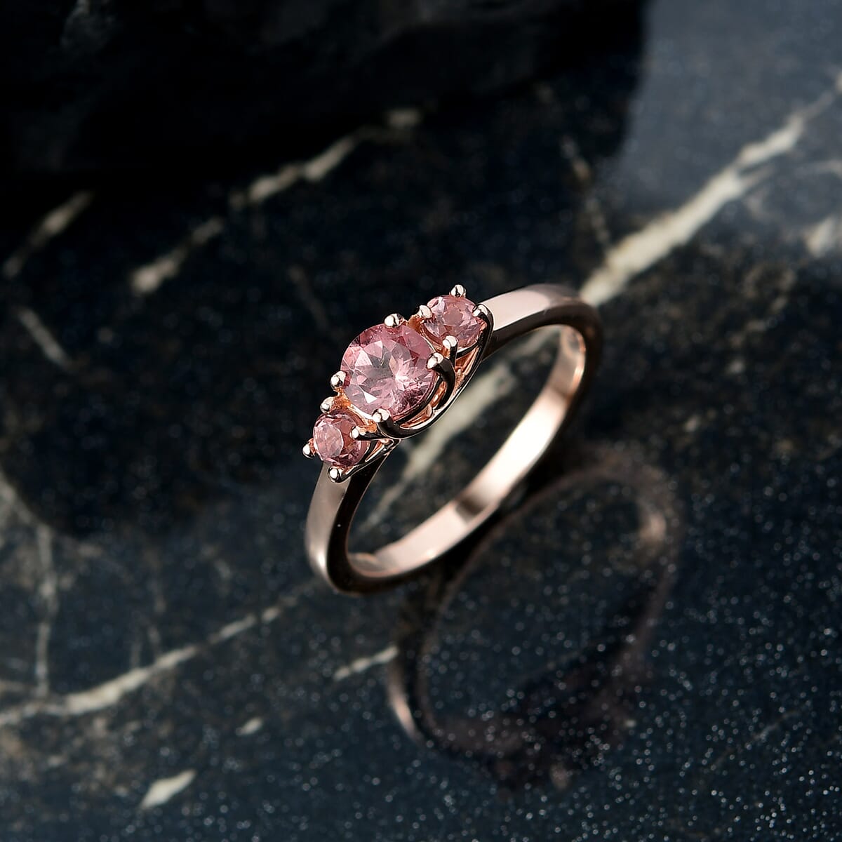 D'Joy Red Apatite 1.00 ctw 3 Stone Ring in 18K Vermeil Rose Gold Over Sterling Silver (Size 7.0) image number 1