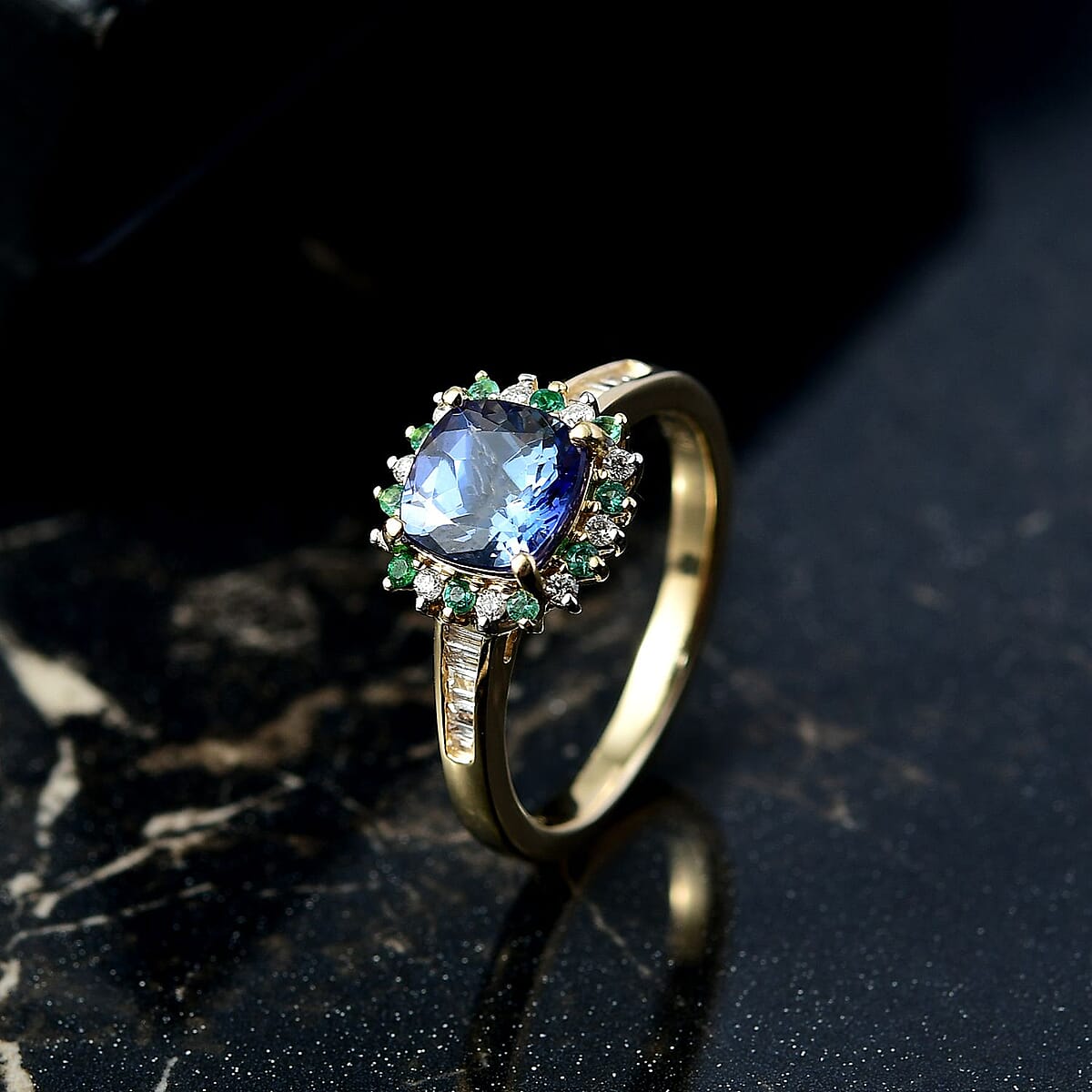 Luxoro 10K Yellow Gold AAA Peacock Tanzanite, Boyaca Colombian Emerald and Diamond (G-H, I2) (0.19 cts) Sunburst Ring (Size 10.0) 1.90 ctw image number 1
