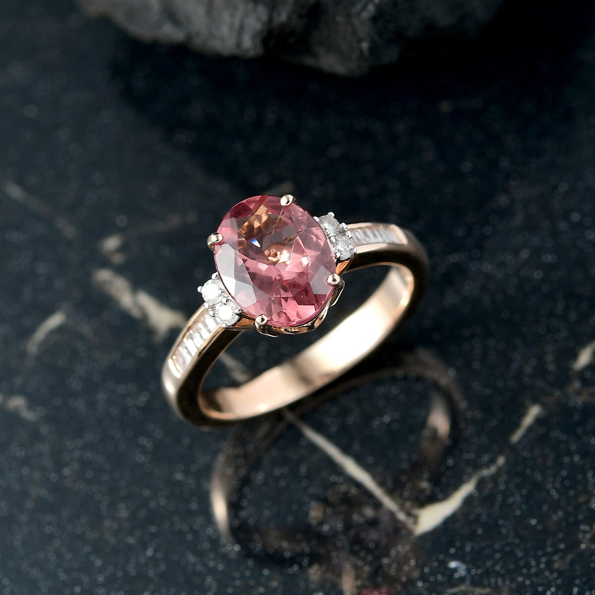 Luxoro AAA Red Apatite and G-H I2 Diamond 2.90 ctw Art Deco Ring in 10K Rose Gold (Size 7.0) image number 1