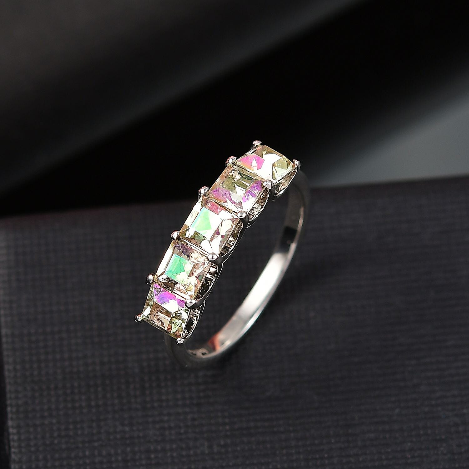 Lumingreen Austrian Crystal Ring in Platinum Bond (Size 6.5)