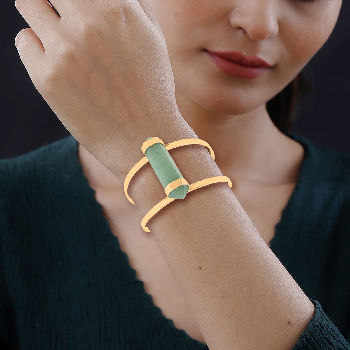 Double Terminated Green Quartz 47.00 ctw Adjustable Bracelet in Goldtone image number 2