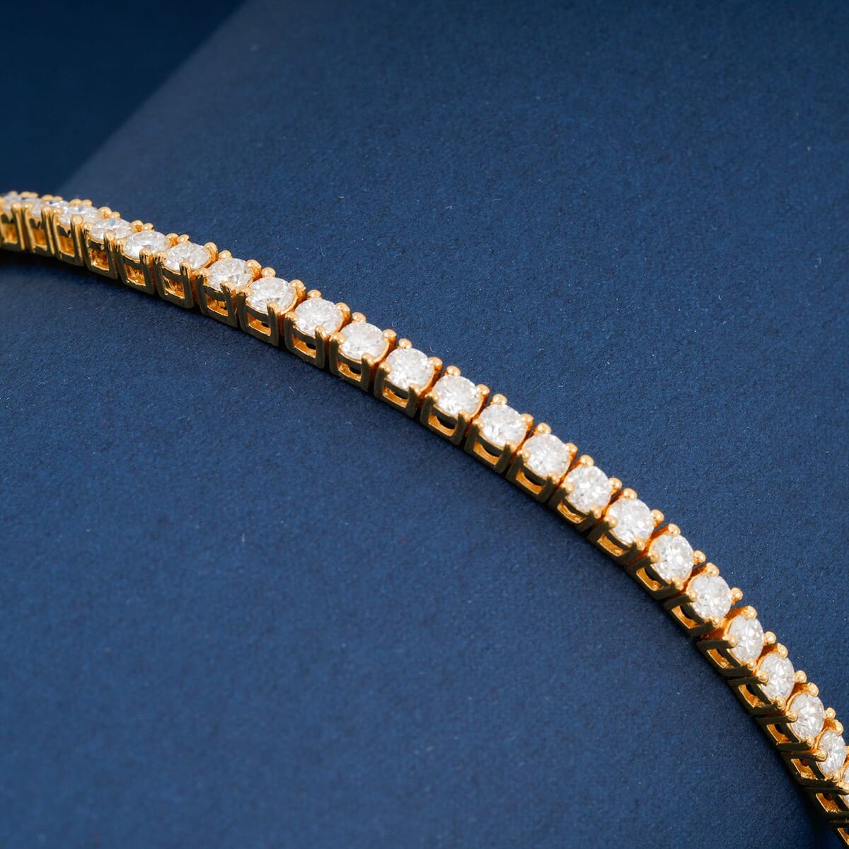 Moissanite 5.30 ctw Tennis Bracelet in Vermeil Yellow Gold Over Sterling Silver (7.00 In) image number 1