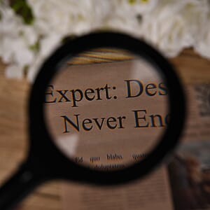 Livmore Black Single 3X Hand-held LED Light Magnifier (2xAA Battery Not Included)