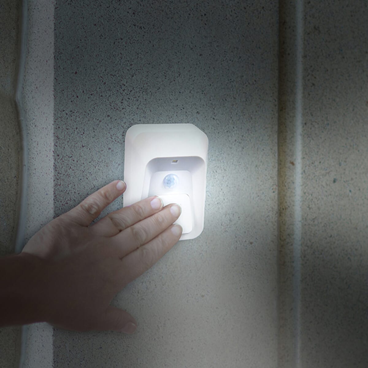 Flipo Wireless Doorbell with Motion Activated Security Light Batteries Included image number 3