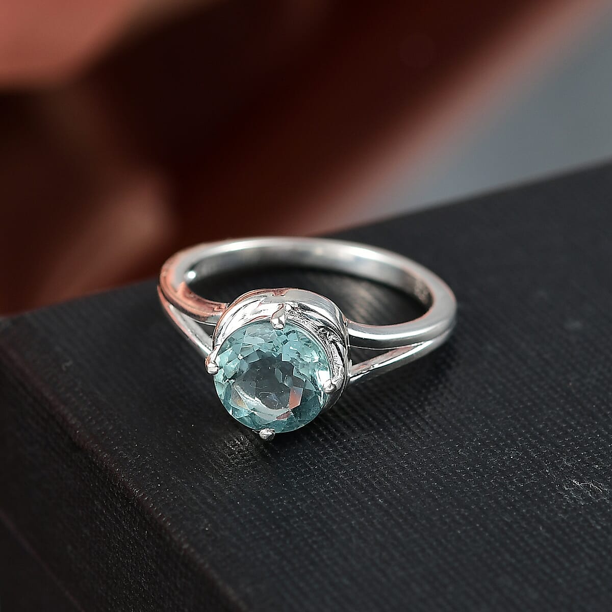 D'Joy Belgian Teal Fluorite 2.40 ctw Solitaire Ring in Sterling Silver (Size 9.0)  image number 1