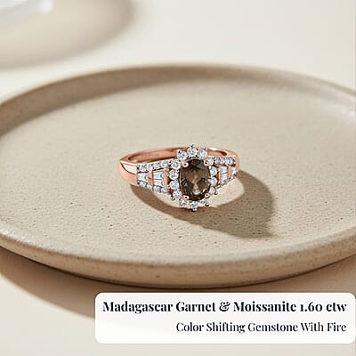 D'Joy Madagascar Color Change Garnet and Moissanite 1.60 ctw Lumina Cascade Ring in 18K Vermeil Rose Gold Over Sterling Silver (Size 10.0)