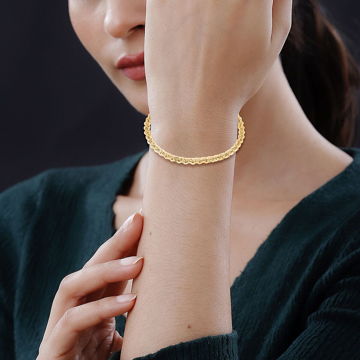 Made In Italy Vortex Chain Bracelet in 14K Yellow Gold Over Sterling Silver (7.00 In) 6.92 Grams image number 2