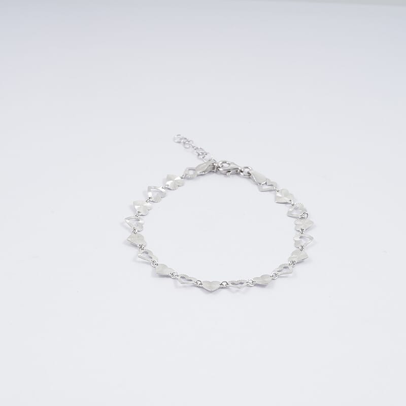 Italian Radiant Hearts Chain Bracelet in Rhodium Over Sterling Silver (7.00 In) 2.82 Grams