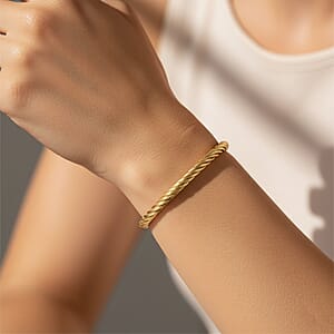  Italian Twisted Omega Chain Bracelet in 14K Yellow Gold Over Sterling Silver (7.25 In) 9 Grams