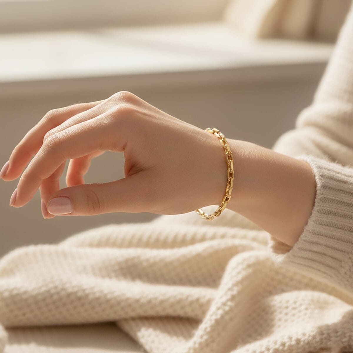 Italian Cable Link Chain Bracelet in 14K Yellow Gold Over Sterling Silver (7.50 In) 10.56 Grams image number 2