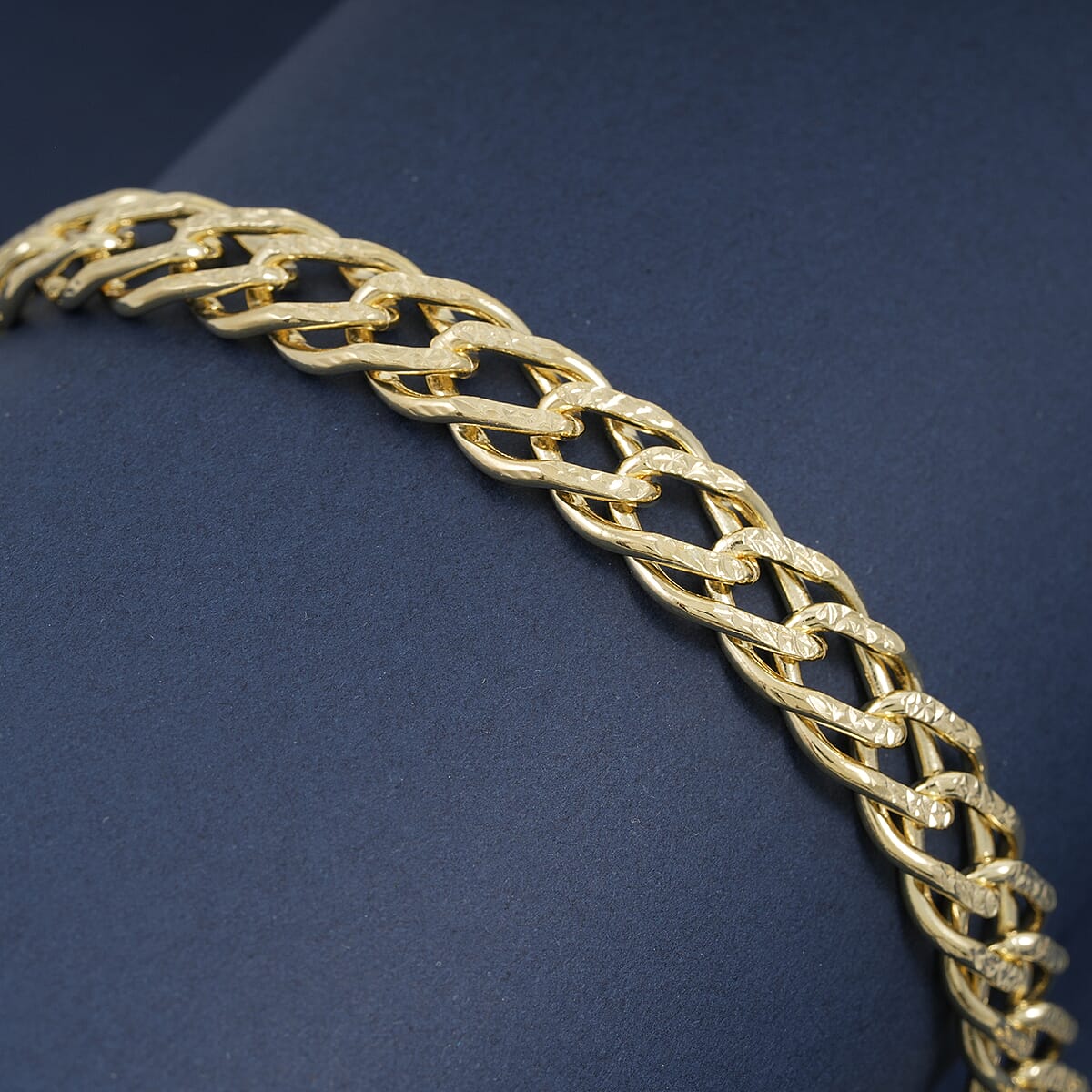 Italian Cuban Link Chain Bracelet in 14K Yellow Gold Over Sterling Silver (8.00 In) 16.32 Grams image number 1