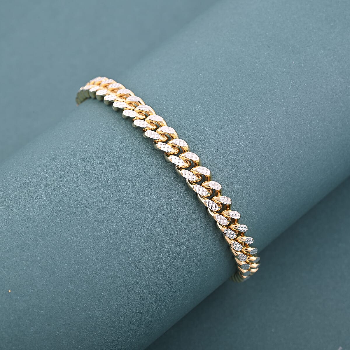 Italian Cuban Chain Bracelet in 14K YG Over and Sterling Silver (8.00 In) 14.52 Grams image number 1