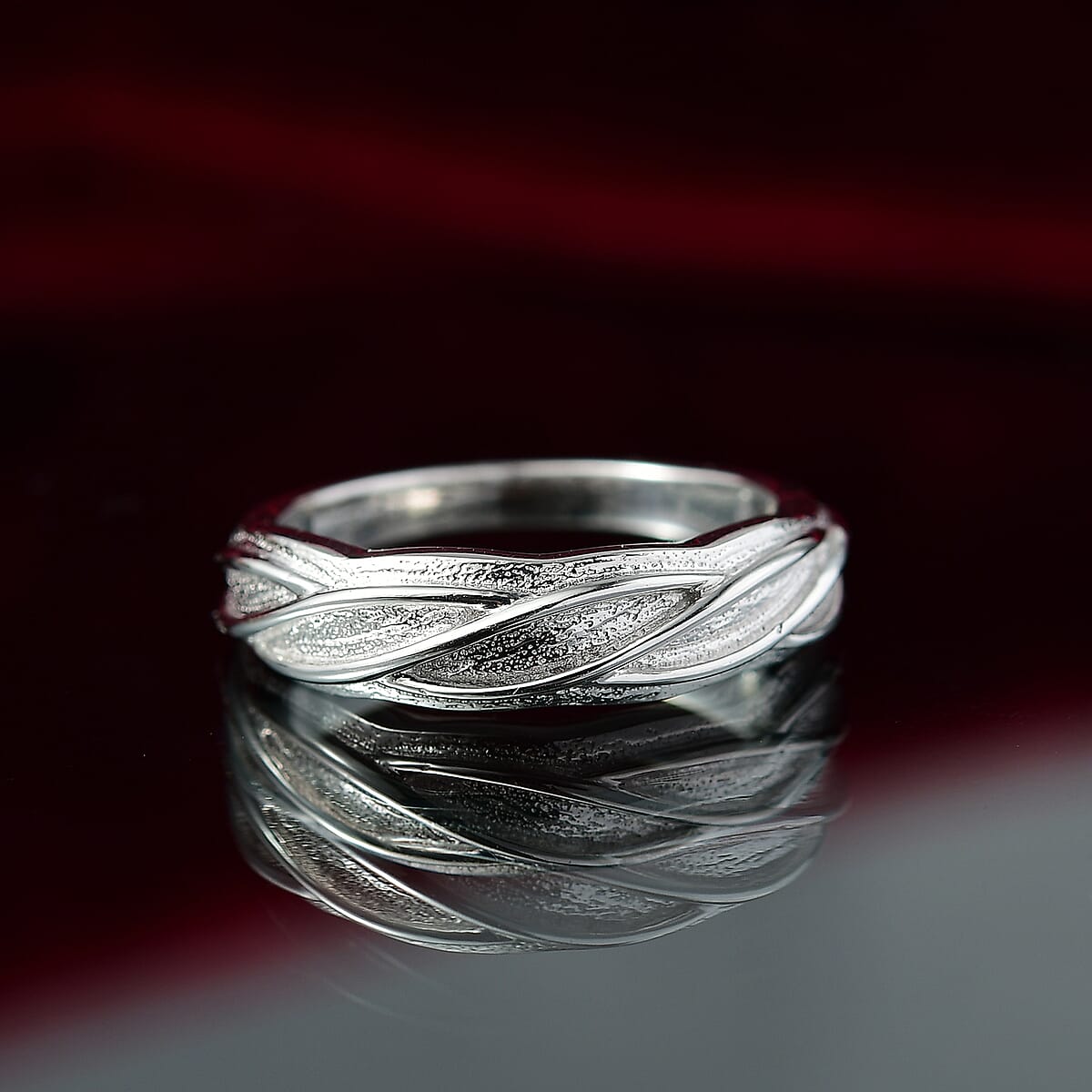 D'Joy Rhodium Over Sterling Silver Textured Interwoven Leaves Ring (Size 8.0) (4.10 g) image number 1