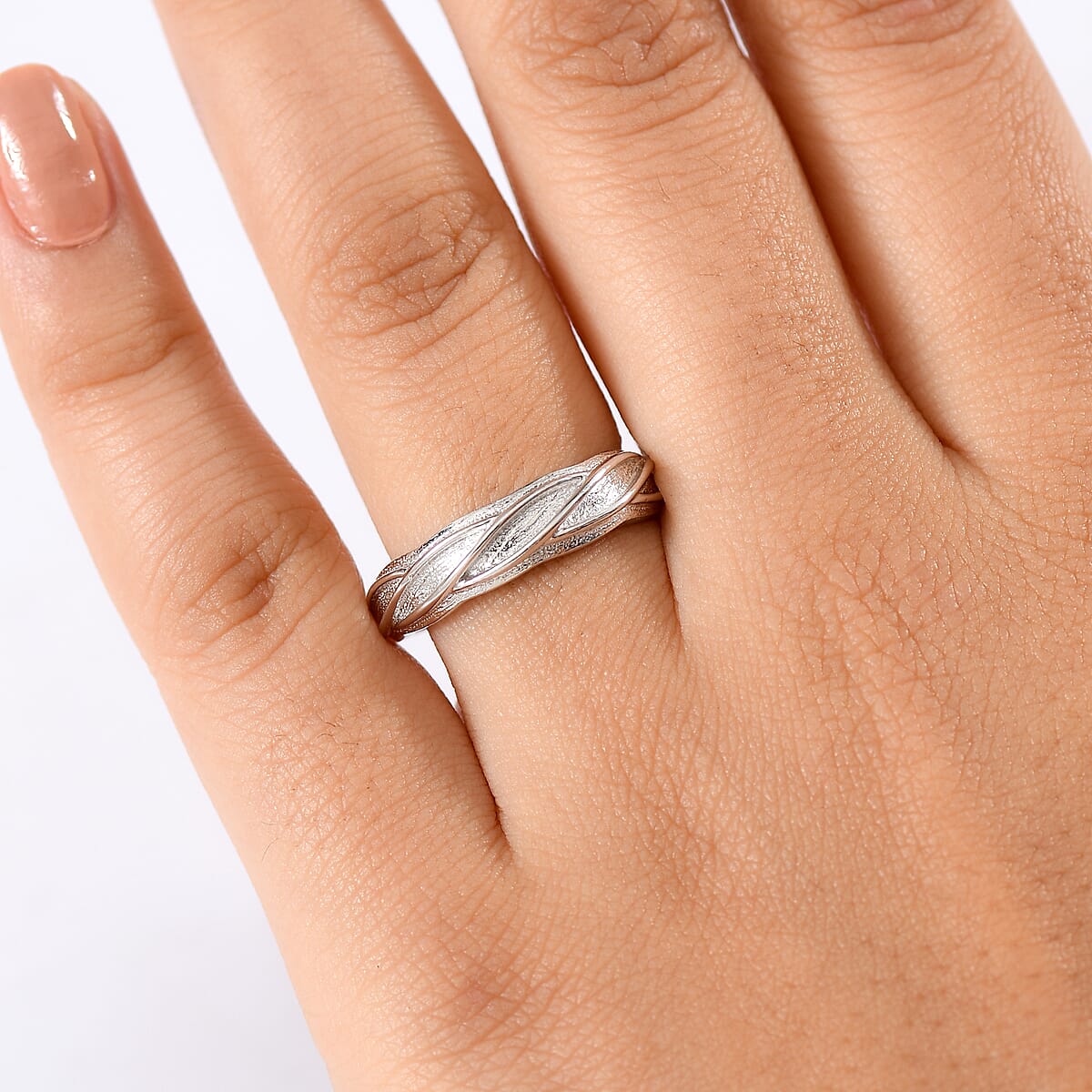 D'Joy Rhodium Over Sterling Silver Textured Interwoven Leaves Ring (Size 8.0) (4.10 g) image number 2