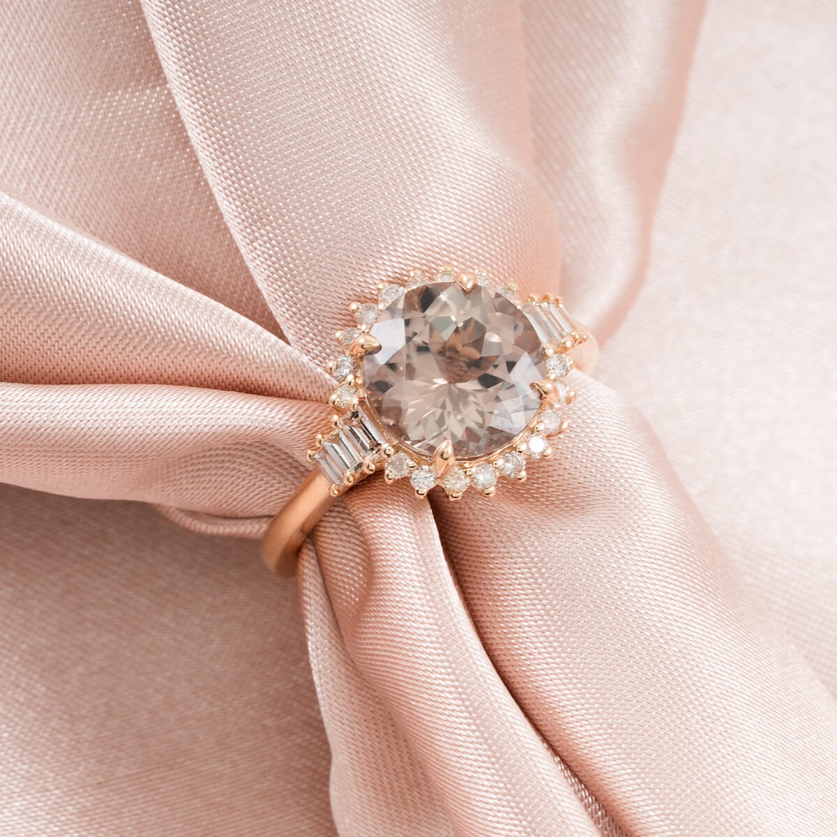 Luxoro AAA Turkizite and G-H I2 Diamond 3.60 ctw Ring in 10K Yellow Gold (Size 7.0) image number 1