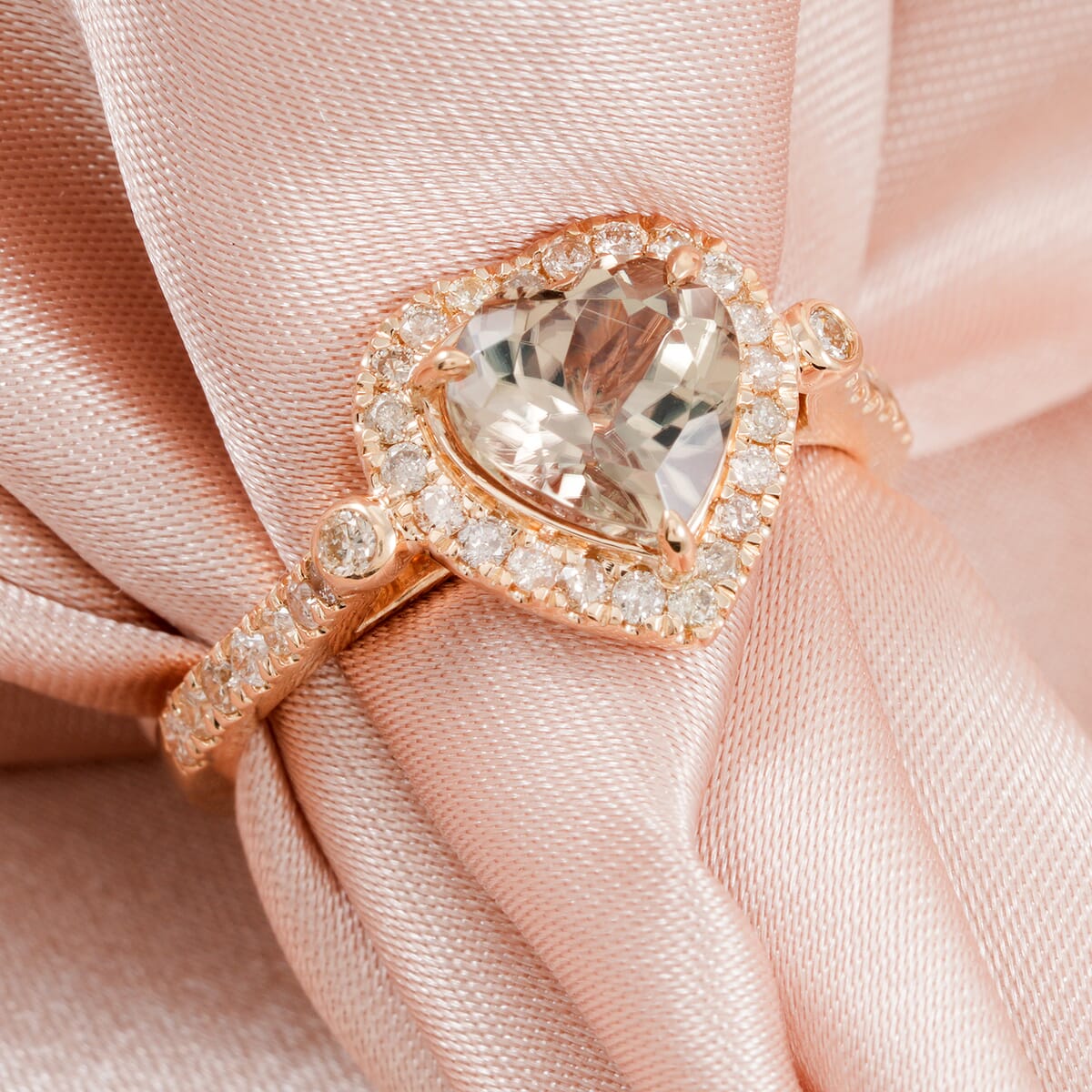 Luxoro AAA Turkizite and G-H I2 Diamond 2.68 ctw Ring in 10K Yellow Gold (Size 9.0) image number 1