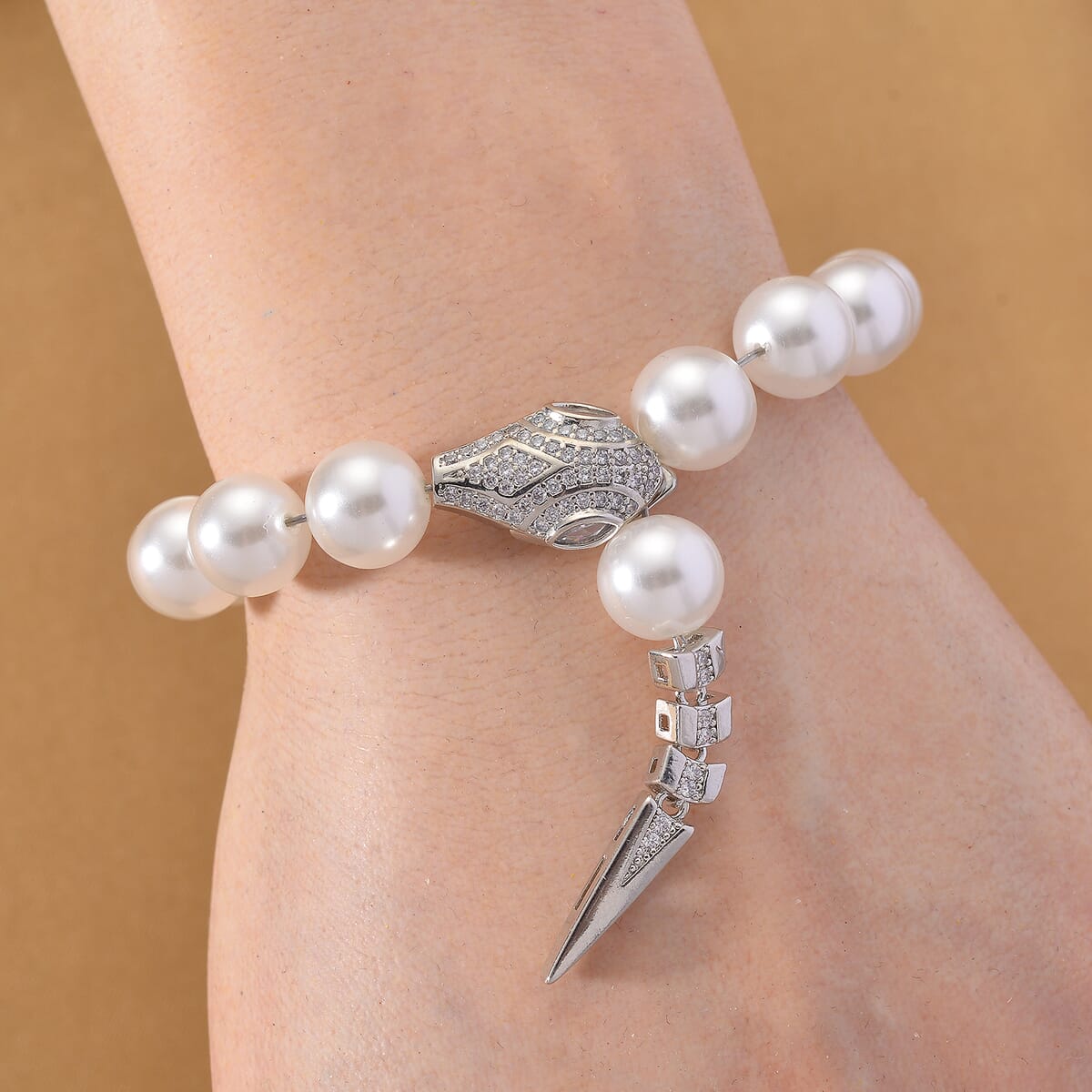 White Shell Pearl and Simulated Diamond 1.50 ctw Bracelet in Silvertone (7.50 In) image number 2